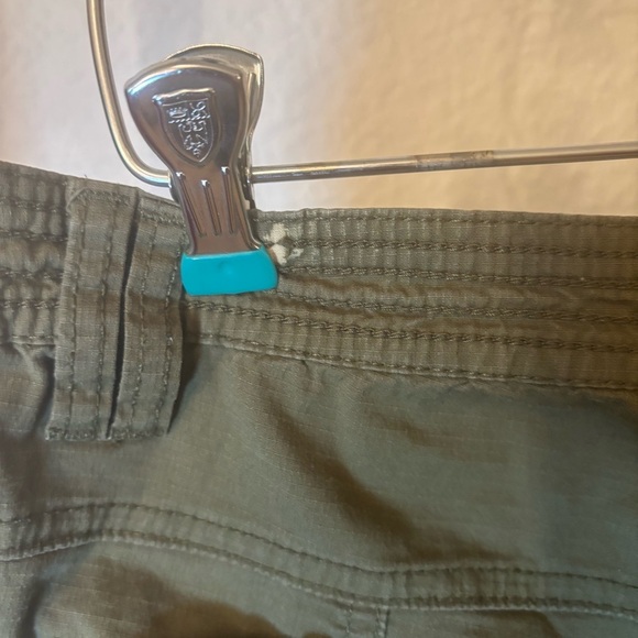 PRANA Pants Capri Cargo Outdoor Women’s Pant Size 10. Army Green. See note. - Picture 7 of 13